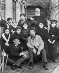А.П.Чехов с семьей и друзьями перед отъездом на Сахалин, 1890 год
