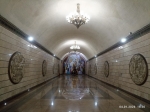 число В искать на круглых медальонах