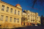 Дом Г.А. Гулиенко (угловой)(в кадре слева)  1998 г.- фото П.Попова