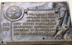 Мемориальная чугунная доска на здании (установлена в 1939 г.)